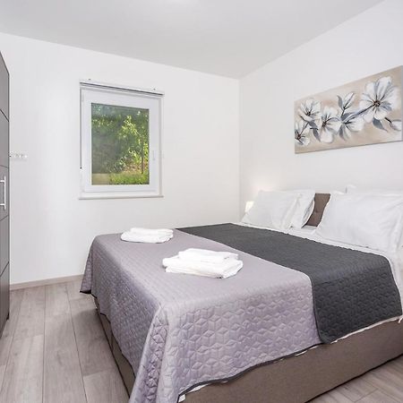 Kvarner Bay 4* - Apartments 1 & 3 Fiume Kültér fotó