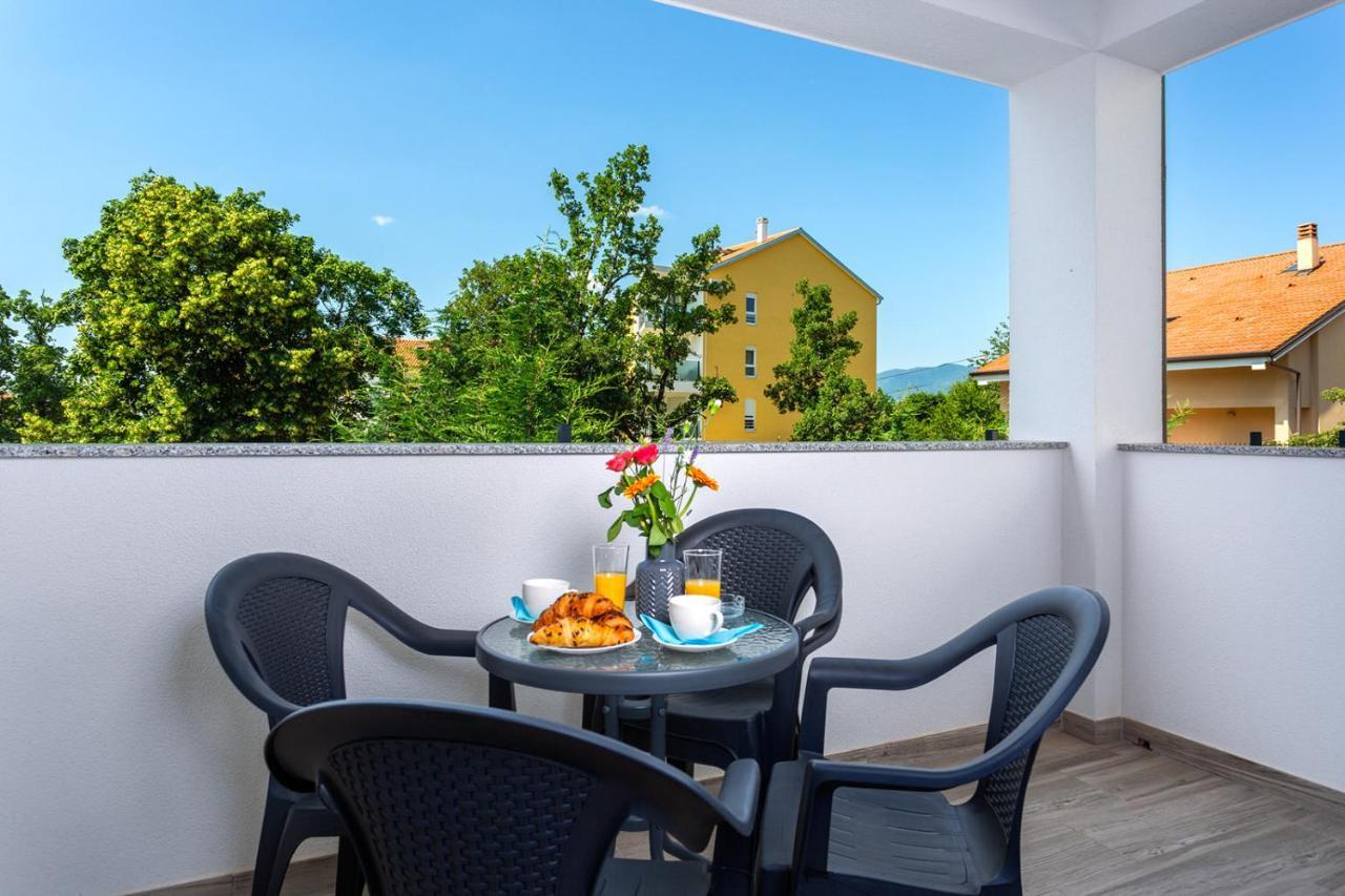 Kvarner Bay 4* - Apartments 1 & 3 Fiume Kültér fotó